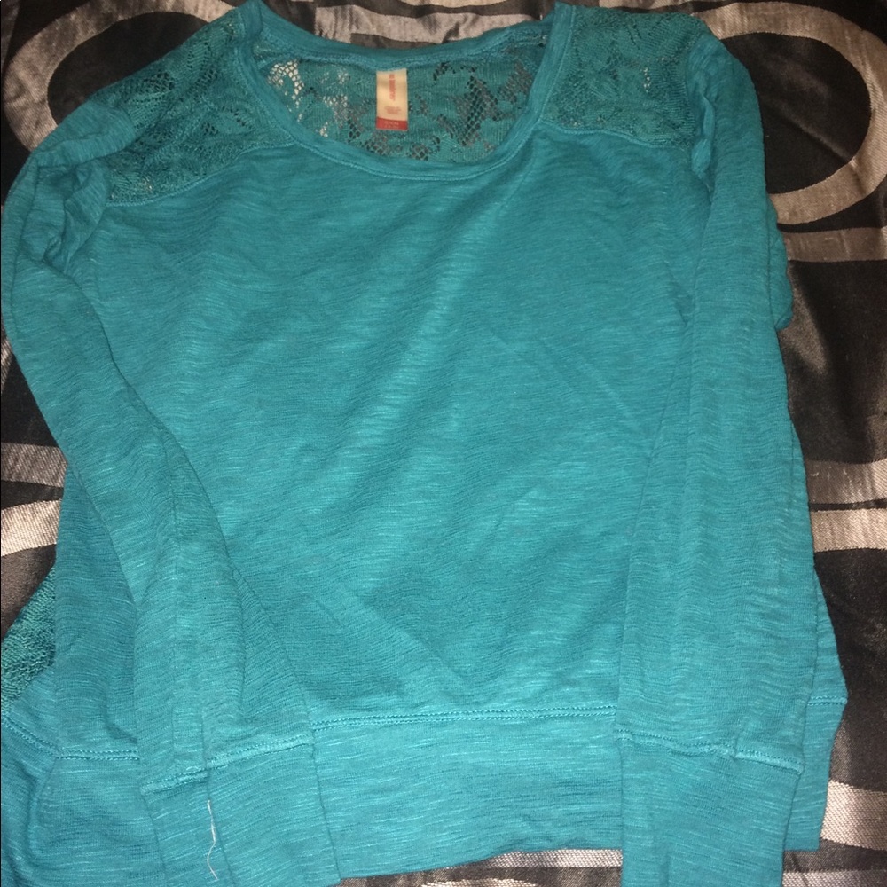 Long sleeve crochet back